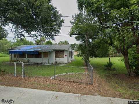 Pear Ave, Sanford, FL 32771