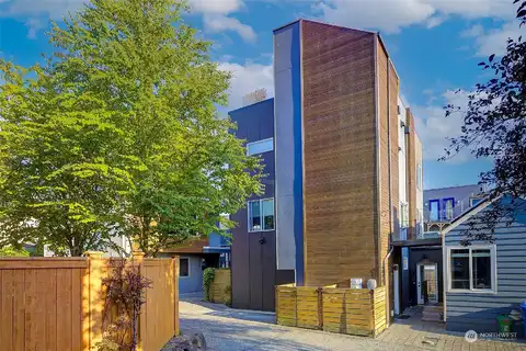17Th Avenue Nw, Seattle, WA 98107