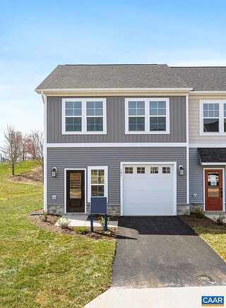 Sunbird Ln, Waynesboro, VA 22980