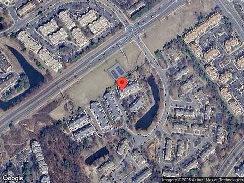 Ellesmere Ct # 17B, Alexandria, VA 22315