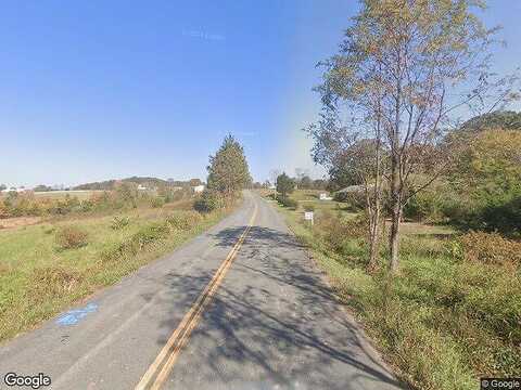 Hickory Cove Ln, Moneta, VA 24121