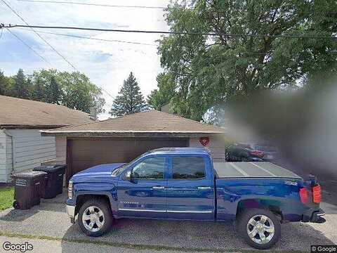 Parkside, PEWAUKEE, WI 53072
