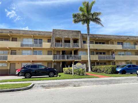 Sw 1St St, Sweetwater, FL 33174