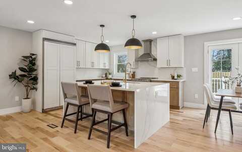 Walker, GREAT FALLS, VA 22066