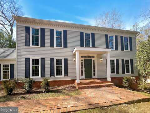 Valestra, OAKTON, VA 22124