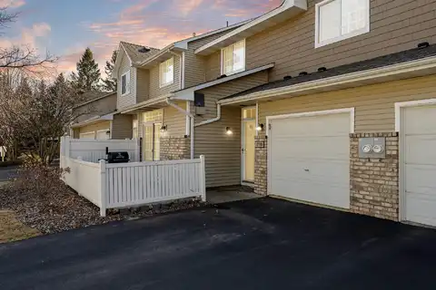 Cobblestone, EDEN PRAIRIE, MN 55347