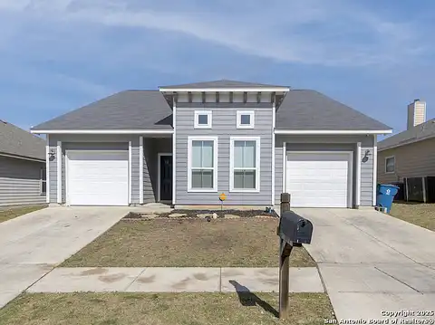 Lark Hill, FLORESVILLE, TX 78114