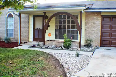 Linda, SCHERTZ, TX 78154