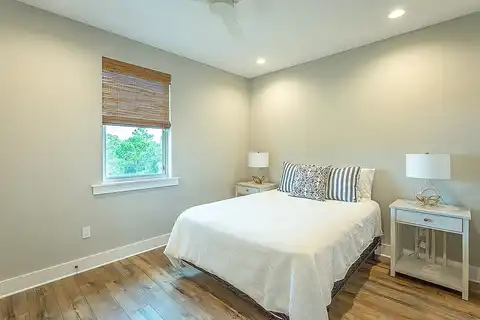 Gulf Beach, EASTPOINT, FL 32328
