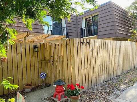 17Th, PALM BEACH GARDENS, FL 33418