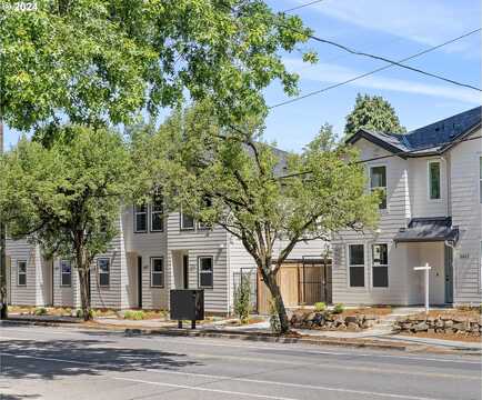 N Fessenden St #25, Portland, OR 97203