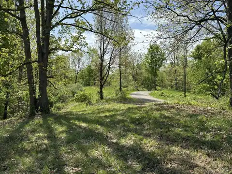 Twist Tail Rd, Millfield, OH 45761