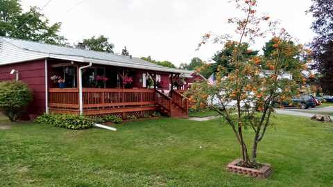 9 Smart Street, Keeseville, NY 12944