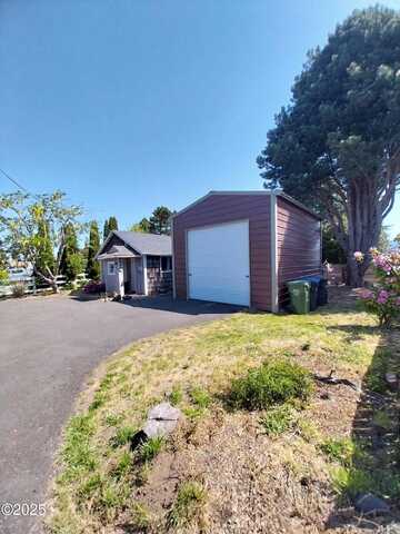 1289 SE Eagle View, Waldport, OR 97394