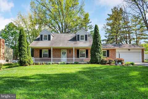 24 STRASSBURG CIR, SHREWSBURY, PA 17361