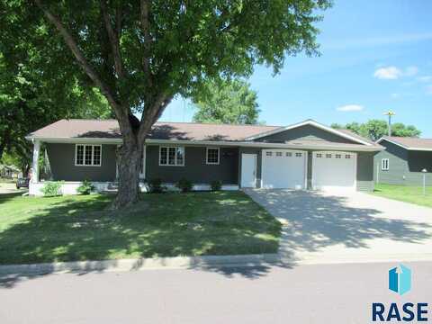 W 7Th St, Adrian, MN 56156