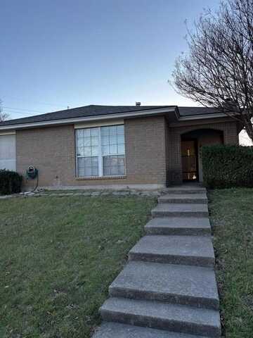 2100 Valleywood Drive, Arlington, TX 76013