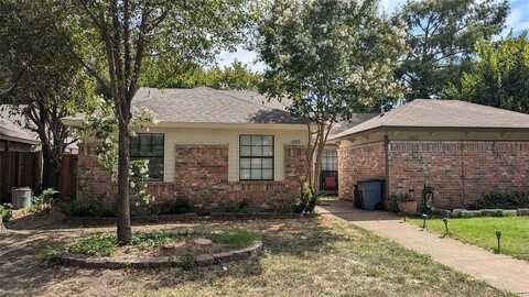 665 Stonehenge Drive, Grand Prairie, TX 75052