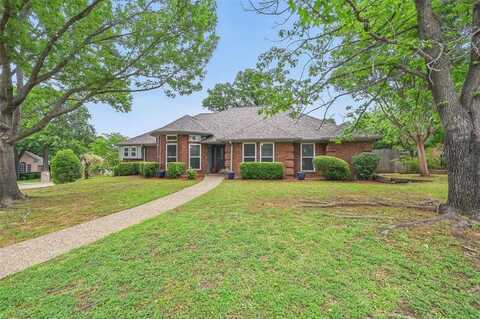 818 Red Oak Drive, Mansfield, TX 76063
