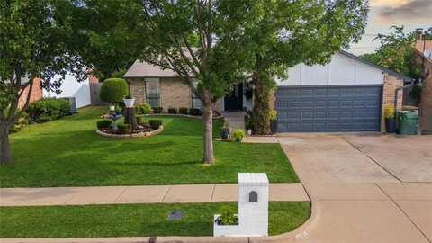 7015 Blackberry Drive, Arlington, TX 76016