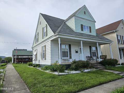 700 E 4th Street, Bellwood, PA 16617