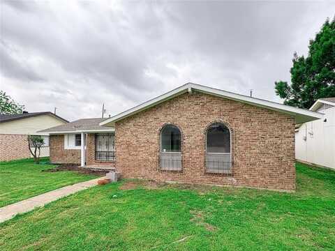 2120 Sam Houston Boulevard, Carrollton, TX 75006