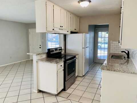 6016 Calloway Court, Fort Worth, TX 76114
