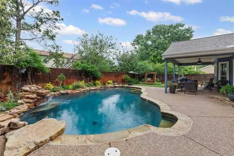 825 Heather Wood Drive, Grapevine, TX 76051