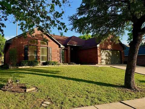 124 Parkwood Court, Azle, TX 76020