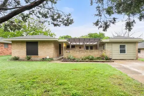 806 Marigold Drive, Cedar Hill, TX 75104