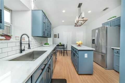 8502 Hartford Drive, Rowlett, TX 75089