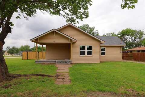 301 N Friou Street, Alvarado, TX 76009
