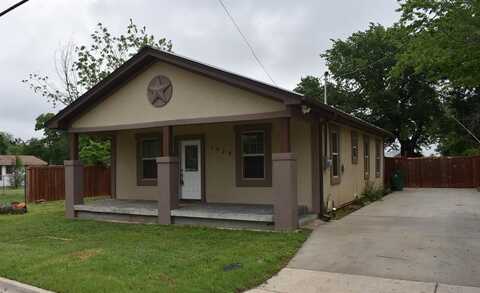 1424 Woods Lane, Haltom City, TX 76117