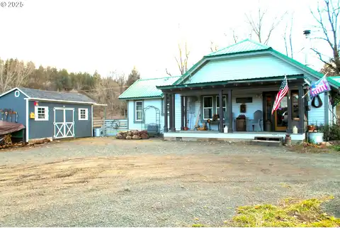 W Franklin Ave, Dayville, OR 97825