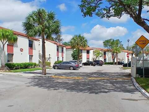 N Hiatus Rd, PEMBROKE PINES, FL 33026