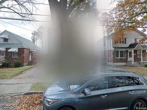 7Th, NEW HYDE PARK, NY 11040
