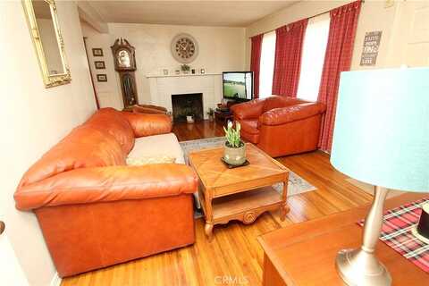 Welby, WINNETKA, CA 91306