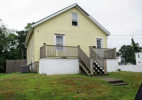 Hovendon Ave, Brockton, MA 02302