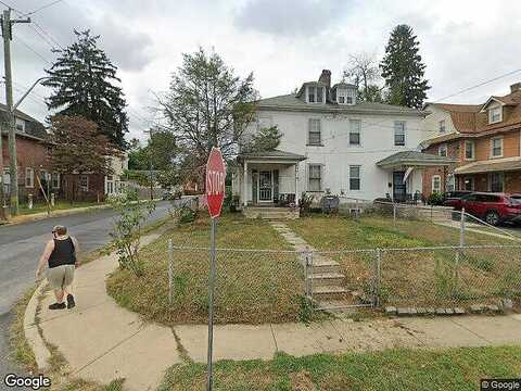 Lippincott St, Ardmore, PA 19003