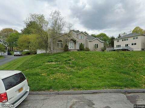 Farm Walk, YORKTOWN HEIGHTS, NY 10598