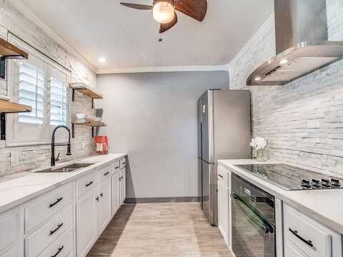 Moon, MESQUITE, TX 75150