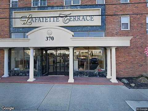 West Broadway Apt 3B, Long Beach, NY 11561