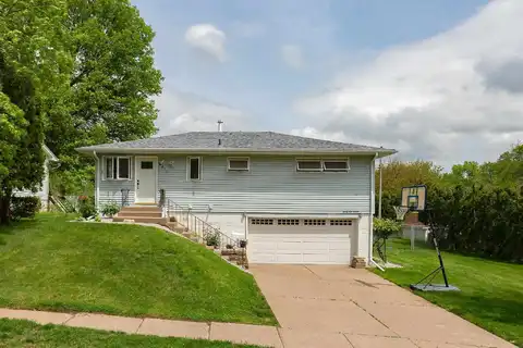 Brown, DAVENPORT, IA 52806
