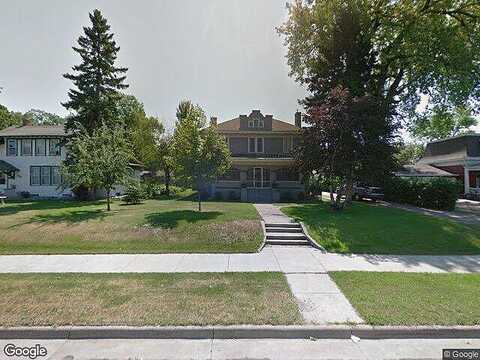 Broadway, CROOKSTON, MN 56716