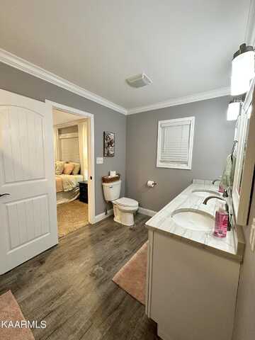 Roberts, CORRYTON, TN 37721