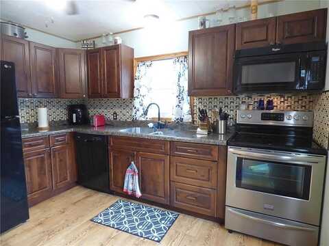 Collins, WINDOM, MN 56101