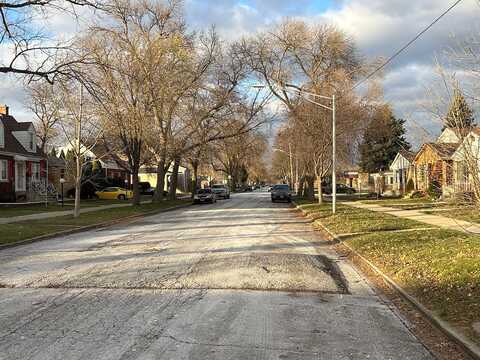Lowe, CHICAGO, IL 60620