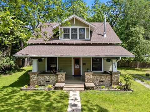 605 N Wright ST, Siloam Springs, AR 72761