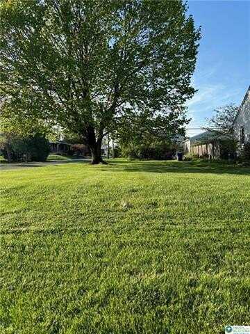 3821 Broadway, White Hall, PA 18104