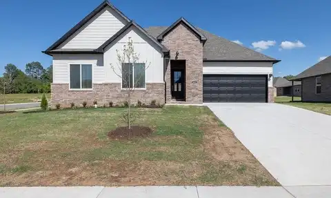 2832 S Zinc AVE, Fayetteville, AR 72701